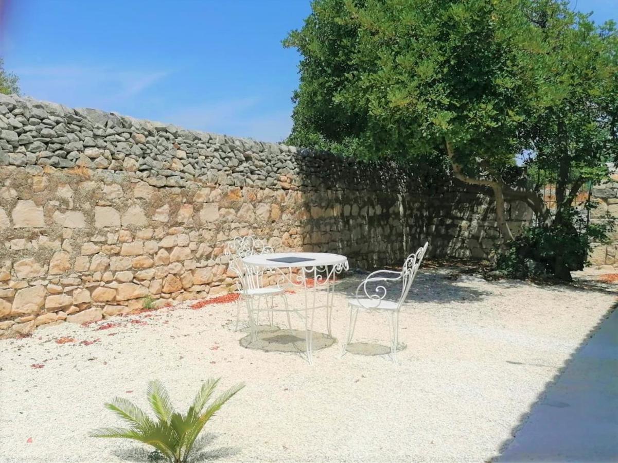 Il Baglio Di Kharrub Rural Guest House Pozzallo Exterior photo