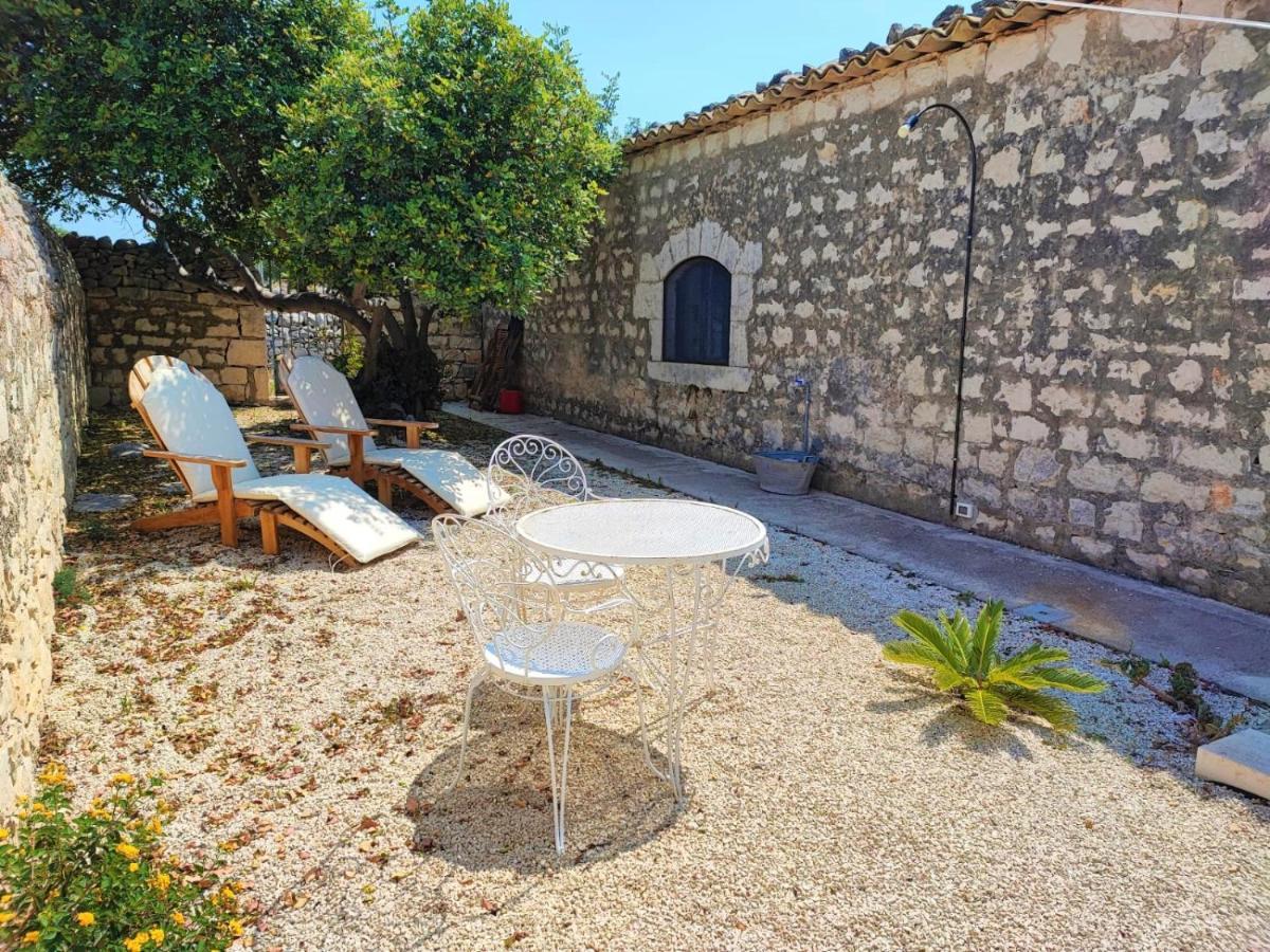 Il Baglio Di Kharrub Rural Guest House Pozzallo Exterior photo