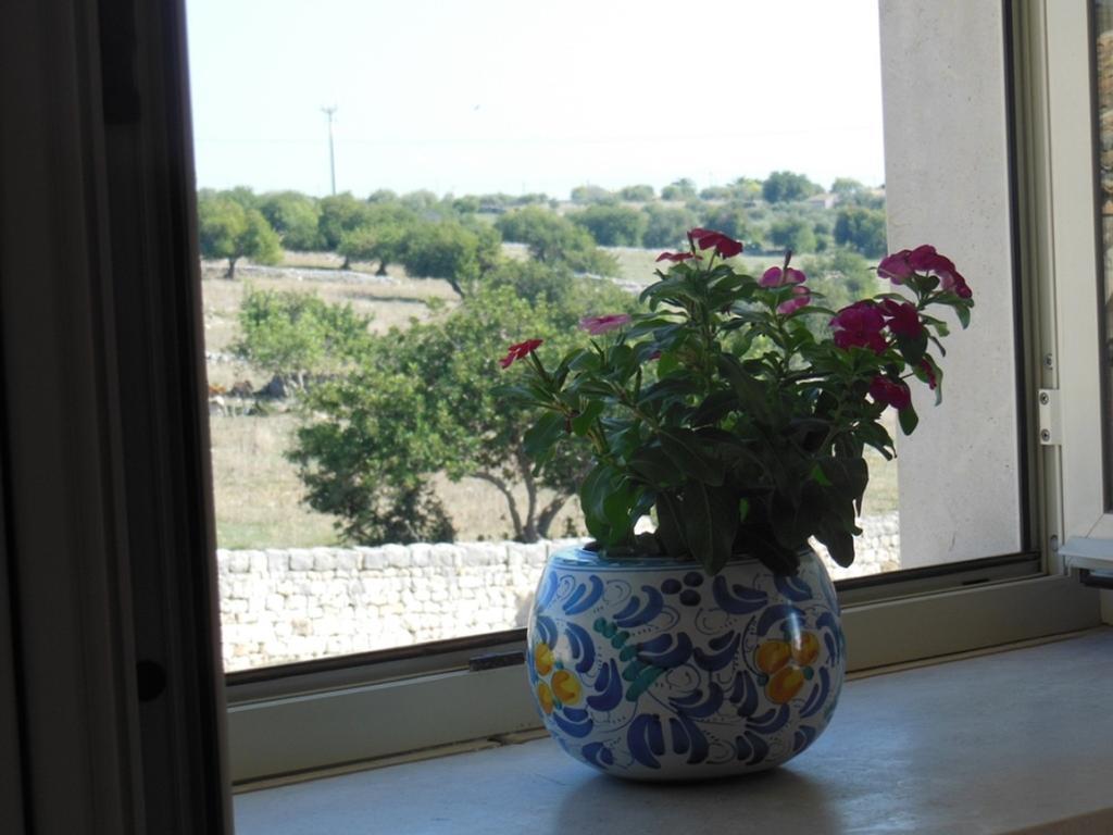 Il Baglio Di Kharrub Rural Guest House Pozzallo Exterior photo