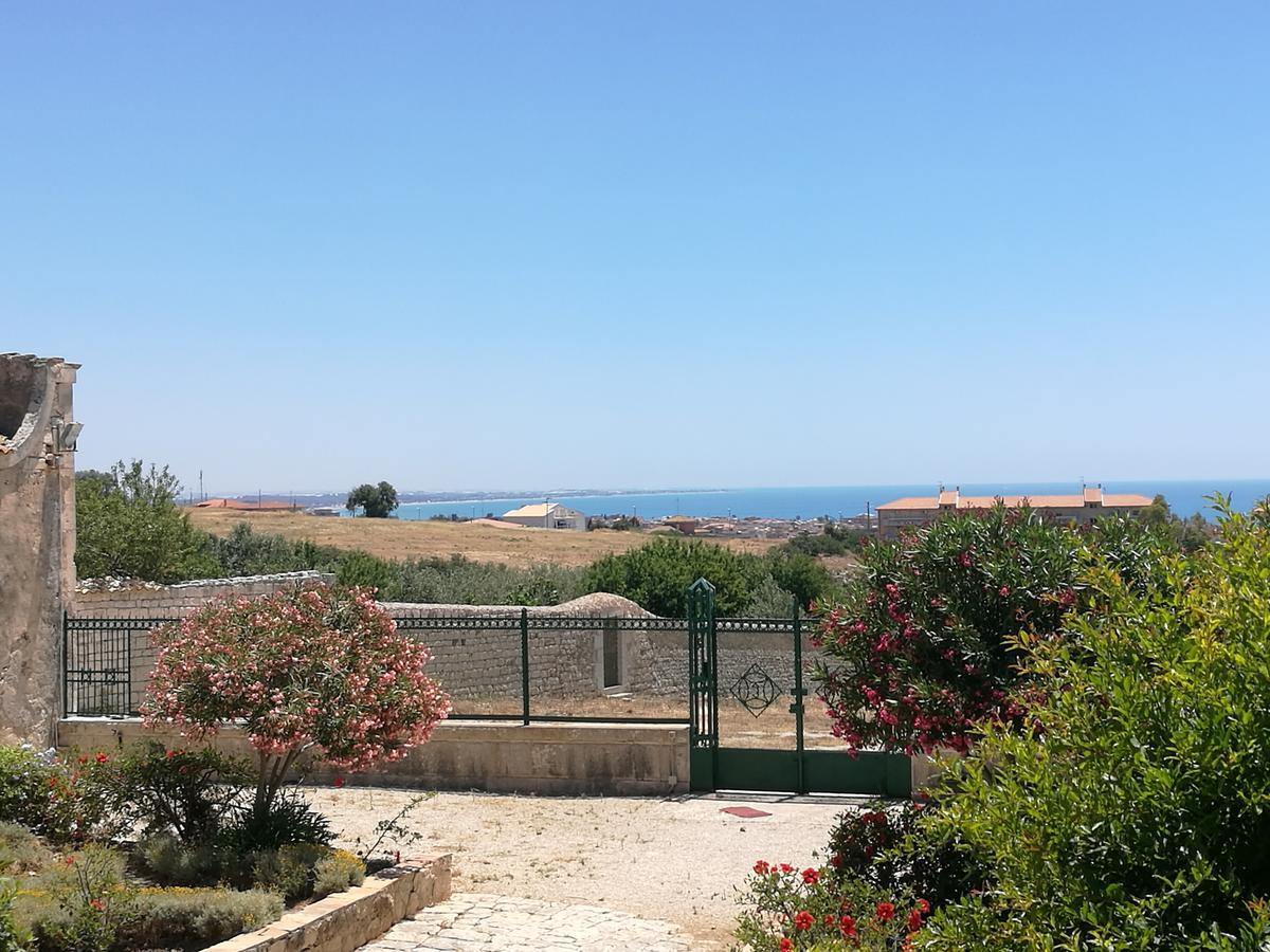 Il Baglio Di Kharrub Rural Guest House Pozzallo Exterior photo