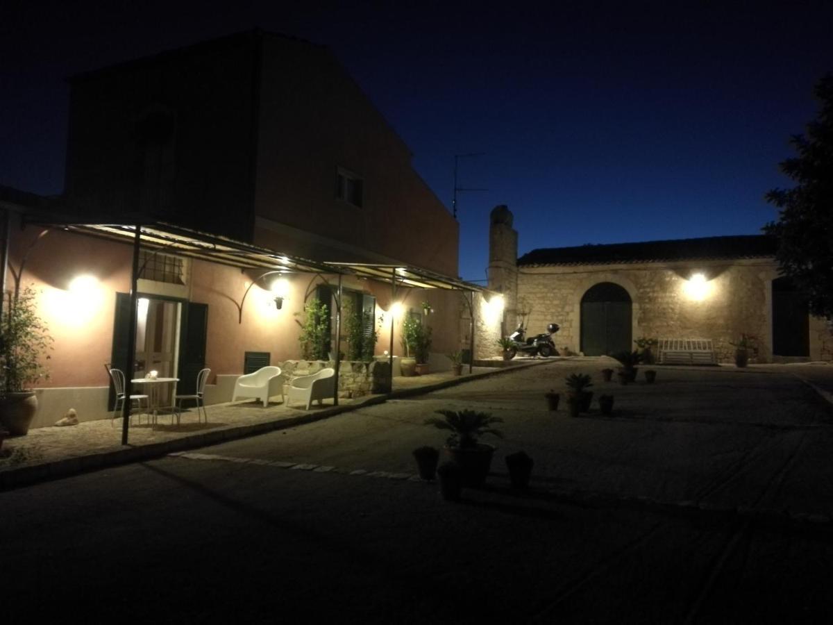 Il Baglio Di Kharrub Rural Guest House Pozzallo Exterior photo